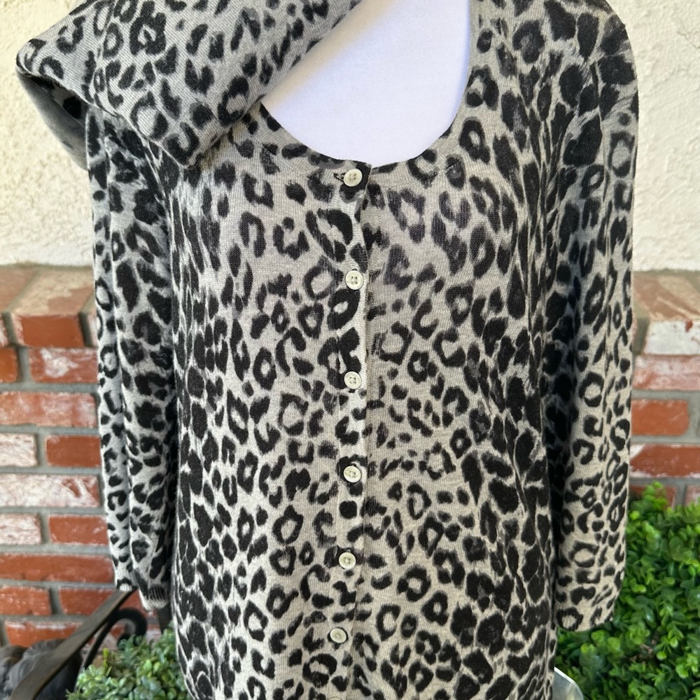New York & Company Cardigan & Tank Sweater Set; Black & Gray Leopard; Sz Medium - Picture 16 of 16